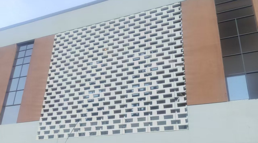 飾紀上品GRC廠家-安徽蚌埠體育館GRC鏤空幕墻板的工程