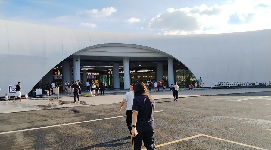 深圳沙田服務(wù)區(qū)GRC幕墻掛板項目