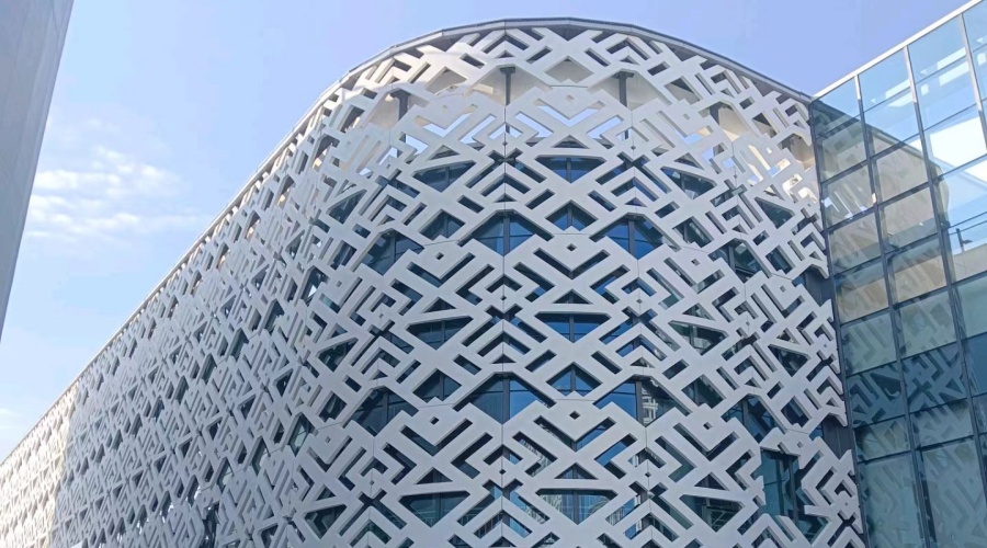 海南綜合體育館UHPC圖騰板完工落地工程案例 海南綜合體育館UHPC圖騰板完工落地工程案例